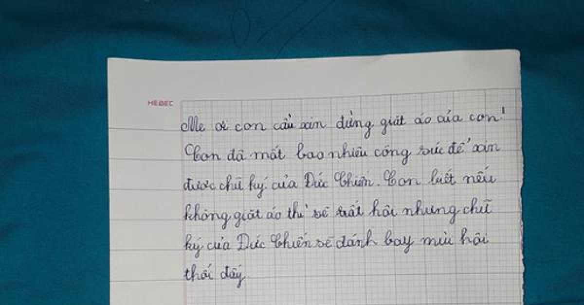 Cậu bé viết thư xin mẹ đừng giặt áo vì sợ mất chữ ký thần tượng khiến dân mạng cười ngất