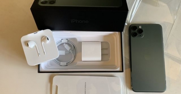 Video: “Công nghệ” hô biến iPhone 11 Pro Max đã khui thành “full box” siêu nhanh