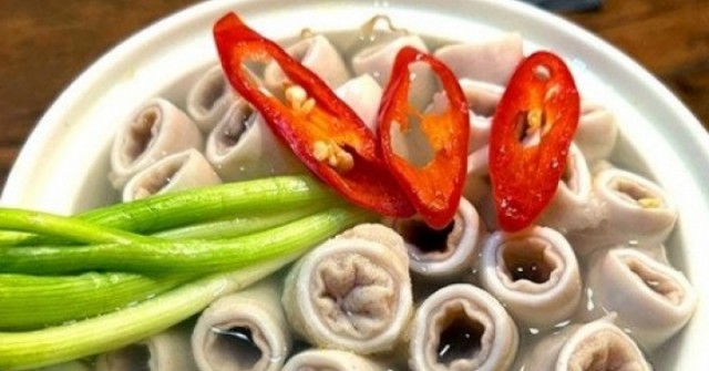Thu được 2kg lòng se điếu, vợ chồng 16 năm mổ lợn hô vang vì 'trúng mánh'