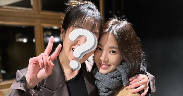 Nữ diễn viên khiến Song Hye Kyo bật khóc đang viral khắp MXH: Người phụ nữ ai cũng nhớ mặt nhưng hiếm khi nhớ tên!