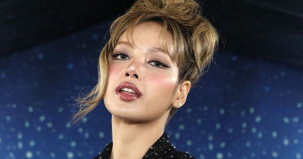 Lisa (BLACKPINK) vào danh sách mặc xấu nhất Met Gala 2025