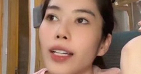 Bị chê nghèo vì mang dép 50K, nữ ca sĩ Việt nổi tiếng cả nước nói rõ một điều