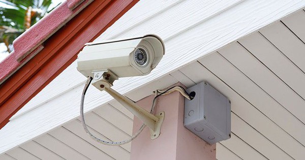 Video nhạy cảm liên tục bị lộ từ camera trong nhà, phải làm sao?