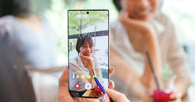 Hàng loạt smartphone cao cấp rơi vào 