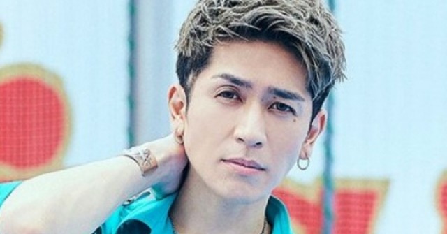 Nam ca sĩ nổi tiếng ăn cắp vặt vì... stress