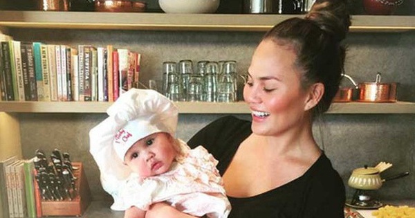 Gần 2 năm sau sảy thai, Chrissy Teigen thông báo tin vui