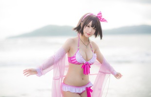 Đốt mắt với cosplay cô nàng Megumi Kato ngực khủng