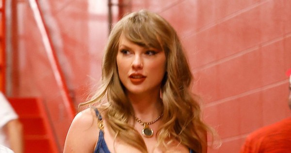 Taylor Swift đáp trả về hợp đồng chia tay