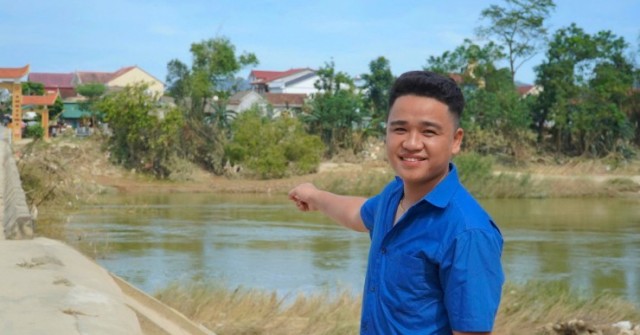 Chàng trai liều mình cứu cháu bé giữa dòng lũ: Nếu sợ thì ai sẽ cứu người đây...