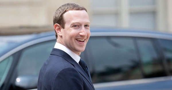 Mark Zuckerberg bất ngờ bán cổ phiếu sau cú tăng 172%