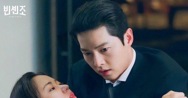 Song Joong Ki trở lại sau thông báo cưới vợ Tây