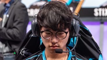 LCS: CLG chia tay Crown, TL đẩy Doublelift lên ghế dự bị vì lý do mất động lực thi đấu! - eSports