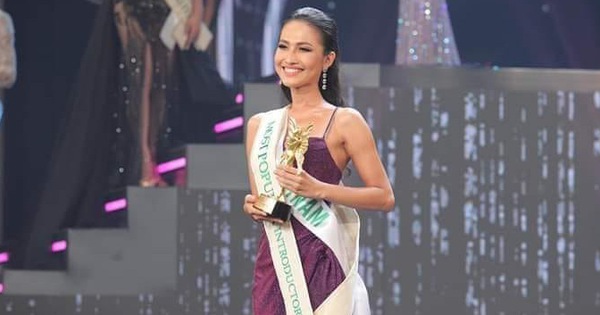 Trực tiếp chung kết Hoa hậu Chuyển giới 2020: Hoài Sa váy tím lộng lẫy, tiến thẳng vào Top 12 nhờ fan bình chọn
