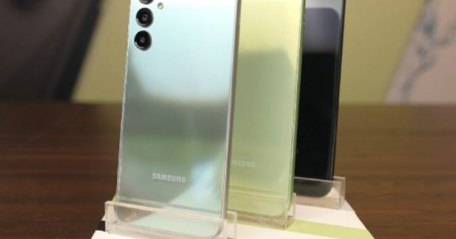 Hé lộ thêm điện thoại Galaxy A giá rẻ mới