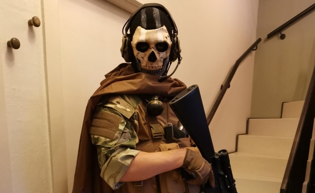 Quá hâm mộ Modern Warfare game thủ đã tạo ra bộ trang phục cosplay Ghost cực chất