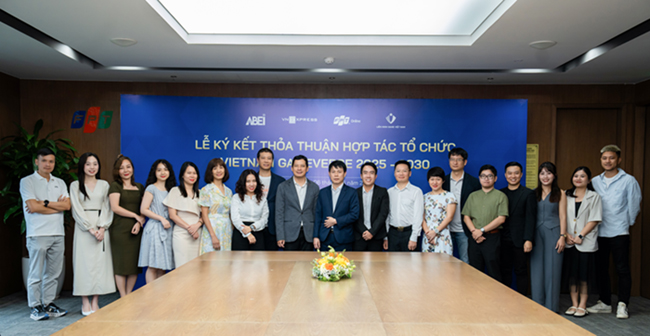 Toành cảnh lễ ký kết thỏa thuận hợp tác tổ chức ngày hội Vietnam GameVerse (2025 – 2030)