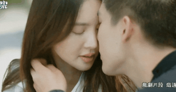 Nam chính phim ngôn tình Trung Quốc hay nhất hiện tại hôn giỏi thế nào mà khiến khán giả càng phẫn nộ với nữ chính?