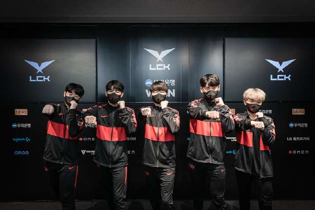 Các đội tuyển LCK phải hủy bỏ fan meeting vì dịch COVID 19