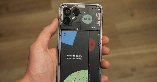 Nếu iPhone quá nhàm chán, thử ngay mẫu điện thoại lắp ghép như 