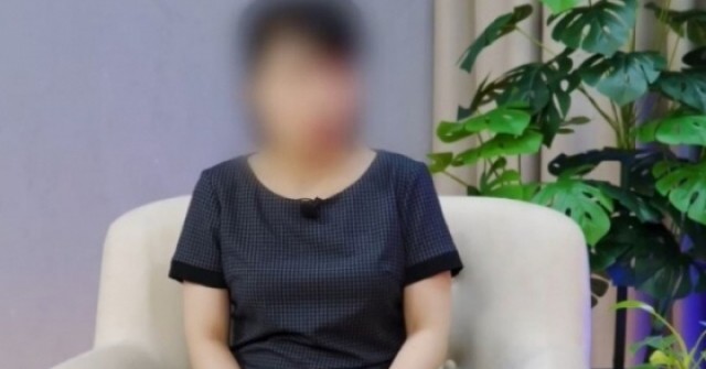 Biết chồng qua lại với phú bà hơn mẹ 3 tuổi, vợ đắn đo có nên im lặng để nhận 40 triệu/tháng