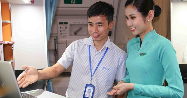Giá internet trên máy bay Vietnam Airlines đắt rẻ ra sao so với Cathay, Emirates...?