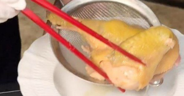 Khách ăn nửa con gà hết 7 triệu đồng: Phía nhà hàng giải thích