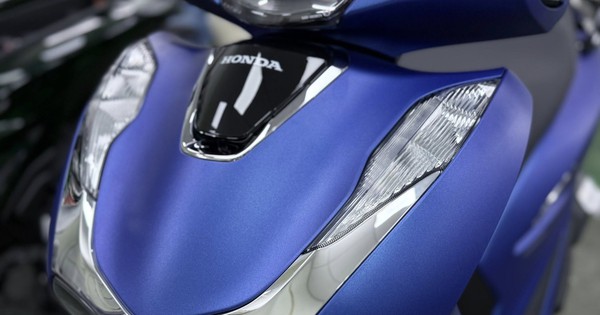 Xe tay ga Honda nhiều người mê vừa về màu mới cực đẹp, đi gần 45km hết 1 lít xăng, phanh ABS trước-sau