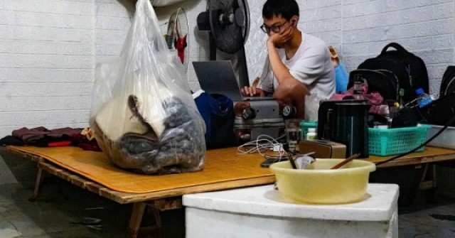 Người Hà Nội ăn, ngủ trên biển nước
