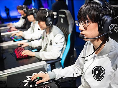 Baolan gật đầu ở lại Invictus Gaming với mức lương được hưởng đạt kỉ lục cho một tuyển thủ Hỗ Trợ