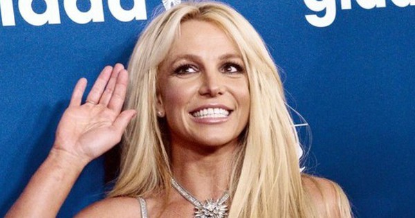 Britney Spears xóa tài khoản mạng xã hội hậu chỉ trích