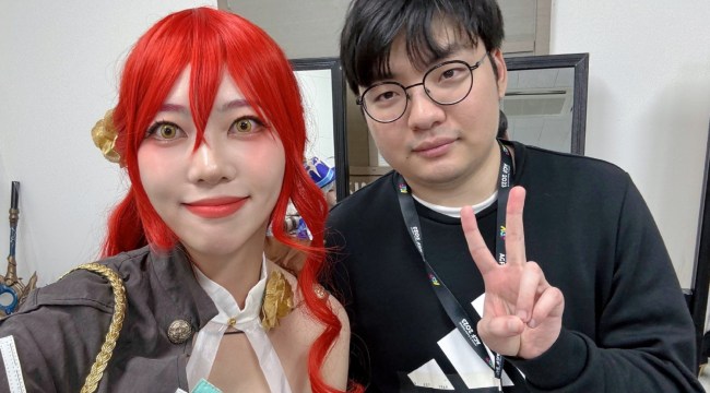 BeryL được tặng vé VIP, thoải mái chụp ảnh cùng các cosplayer Honkai: Star Rail nóng bỏng