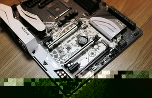 Asrock X370 Taichi - Bo mạch chủ 'âm dương hòa hợp' khó bỏ qua cho game thủ Việt