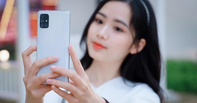 Đây là những smartphone màn to, pin trâu, camera 