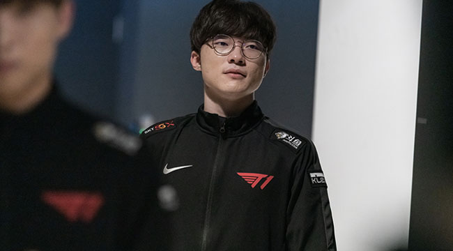 Faker hóa “chủ tịch sâu sắc”, tư vấn fan cách thoát khỏi những mối quan hệ đầy tổn thương