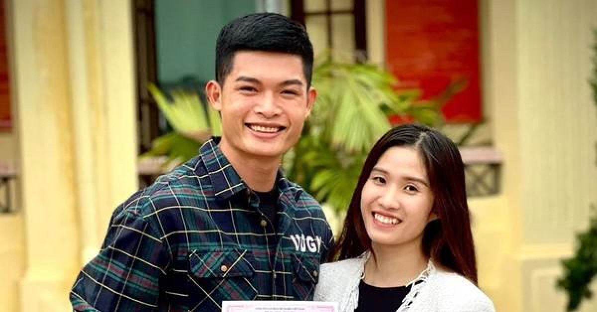 Cặp đôi vận động viên từng có màn cầu hôn 'gây bão' ở SEA Games 31 chính thức về chung một nhà