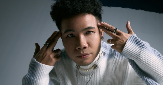 Rapper Phúc Du đã 'mời mẹ nghỉ hưu' như thế nào?