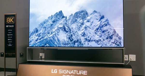 LG bất ngờ công bố TV OLED 8K 88 inch lớn nhất thế giới