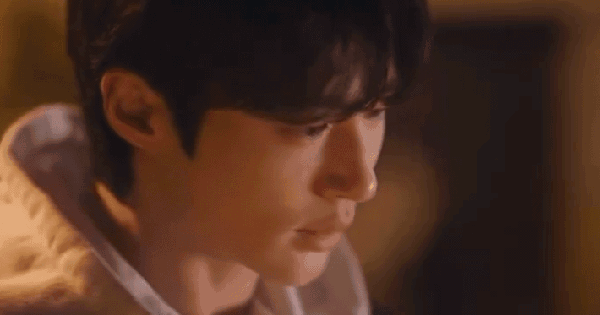 Cõng Anh Mà Chạy tập 10: Byeon Woo Seok phát hiện sự thật chấn động, hôn Kim Hye Yoon bất chấp cả tính mạng?