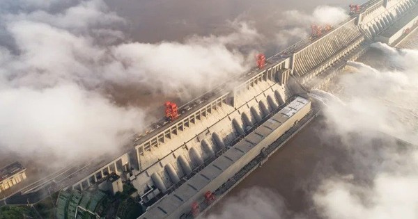 Không phải Vạn Lý Trường Thành, Trung Quốc còn sở hữu một siêu công trình có thể nhìn thấy bằng mắt thường từ không gian, kiếm về hàng tỷ USD/năm chỉ là “phụ”