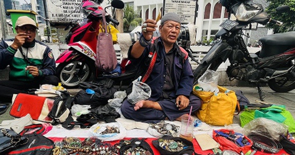 Nhọc nhằn kiếm sống dưới cái nắng “cháy da” của Jakarta
