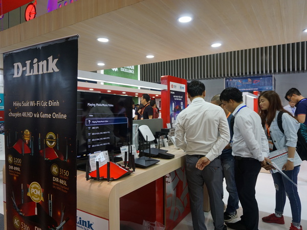 D-Link giới thiệu loạt giải pháp mạng tại ICT Comm 2018