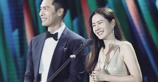 Ngoài ánh nhìn tình tứ, Son Ye Jin và Hyun Bin còn bị netizen 