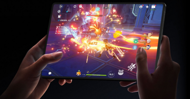 Trình làng máy tính bảng chơi game đầu tiên - Red Magic