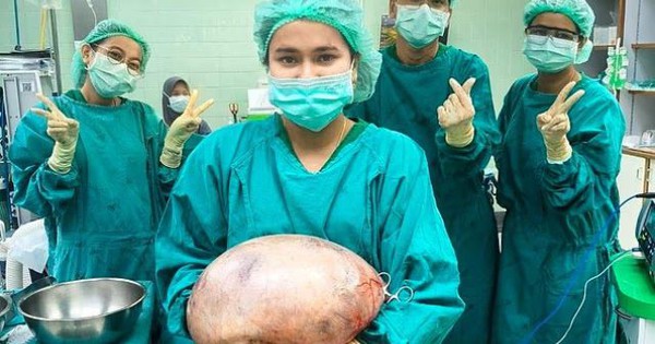 Thấy bụng con to bất thường đến nhường này mà gia đình vẫn nghĩ do 