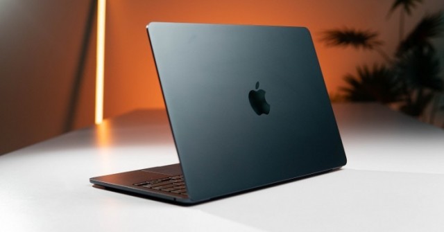 MacBook Air M2: Lựa chọn hoàn hảo cho dân văn phòng năm 2025