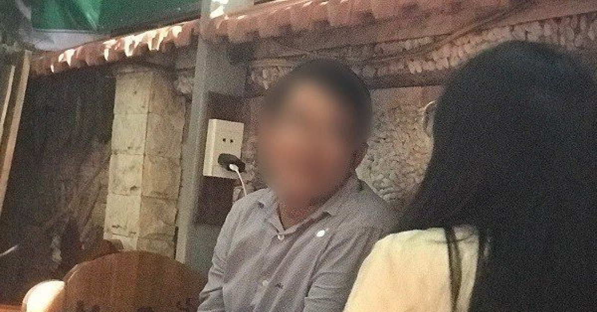 Sugar Daddy: Trơ trẽn gạ 