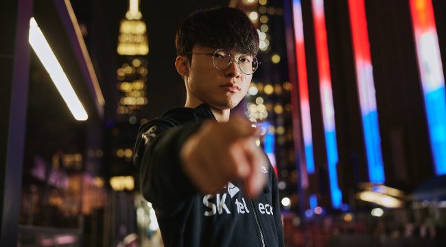 LMHT: Faker múa Akali cực dẻo, T1 hủy diệt EDG với đội hình siêu tấn công