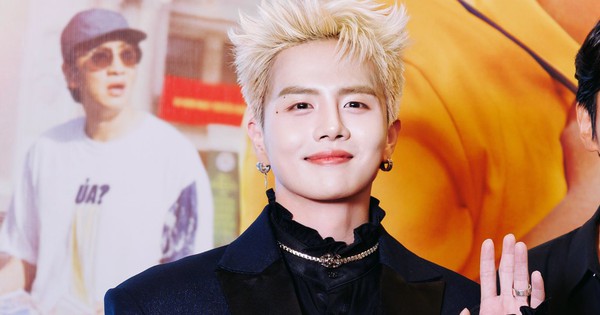 Lục tung Vbiz có đúng 1 mỹ nam đổi đời nhờ làm cô giáo: Thở câu nào cũng thành trend, sao Hàn cũng mê mệt