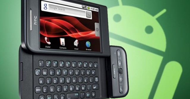 Bạn có biết chiếc điện thoại Android đầu tiên trông kỳ cục ra sao?