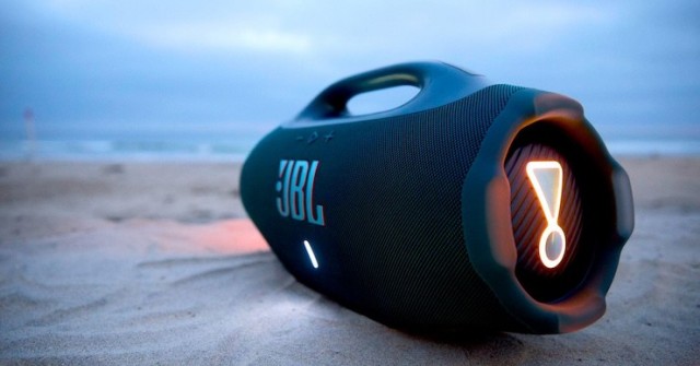 Loa di động JBL Boombox 4 nhẹ hơn 1kg nhưng mạnh gấp rưỡi đời trước
